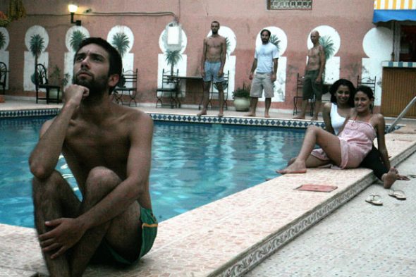 Uma tarde de piscina no Hotel la Vallée Ouarzazate Marrocos